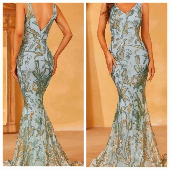 Green Contrast Sequined V Neck, Strapless,  Mermaid Maxi Gown for Specia… - Picture 1 of 9